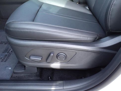 Used 2025 Kia Sorento EX w/ EX Panoramic Sunroof Package image 15