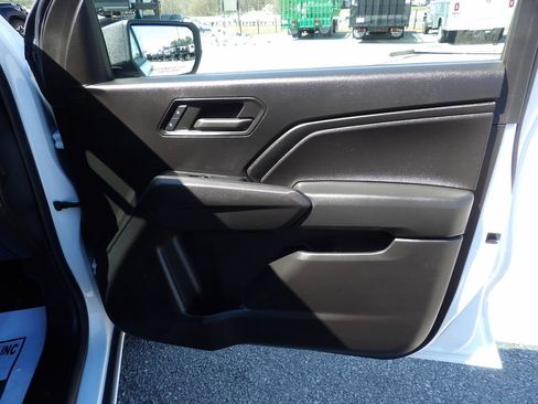 Used 2023 Chevrolet Colorado W/T image 36