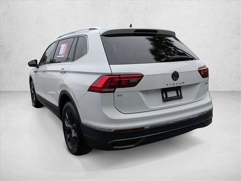 Used 2024 Volkswagen Tiguan SE image 8