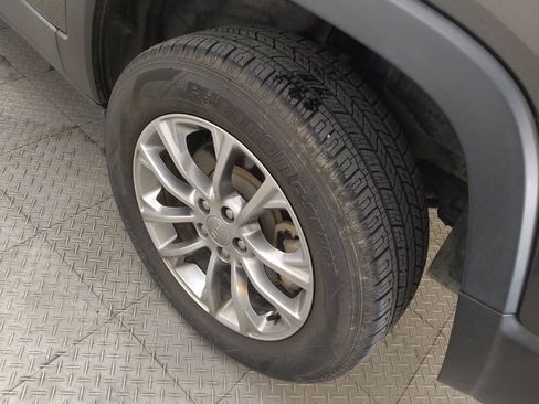 Used 2021 Jeep Cherokee Latitude Lux w/ Comfort/Convenience Group FWD image 31