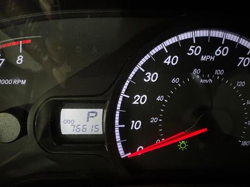 Used 2011 Toyota Sienna LE w/ Towing Pkg image 16