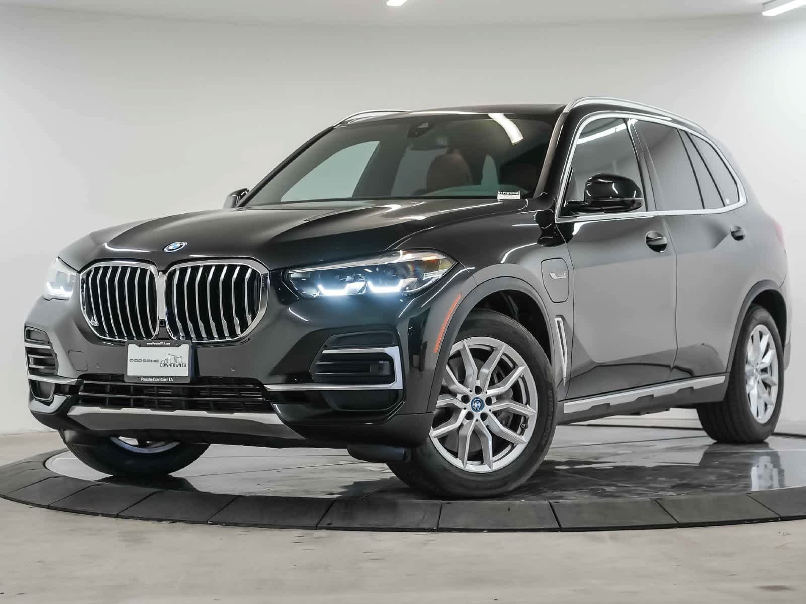 Used 2022 BMW X5 xDrive45e w/ Parking Assistance Package AWD/4WD image 1