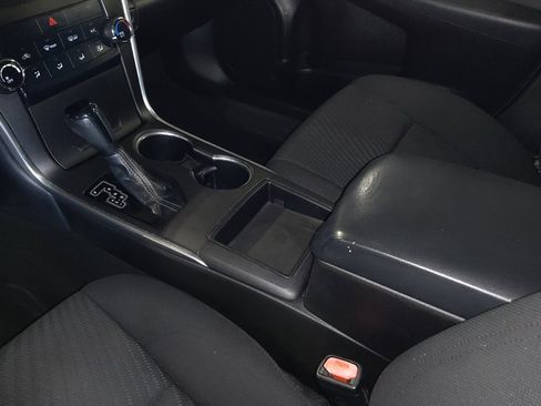 Used 2015 Toyota Camry LE FWD image 26