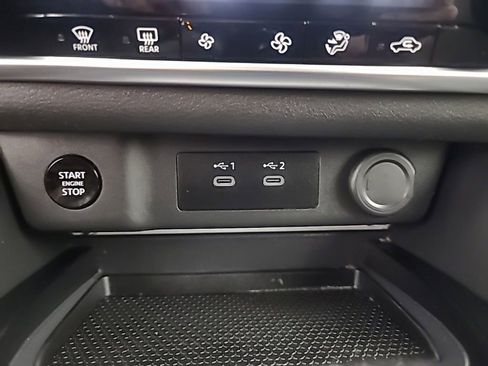 Used 2025 Nissan Rogue SV image 33