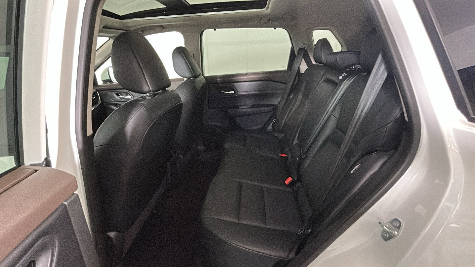 Used 2023 Nissan Rogue SV w/ SV Premium B Package AWD/4WD image 33