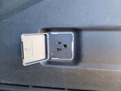 Certified 2024 Chevrolet Suburban LT image 14