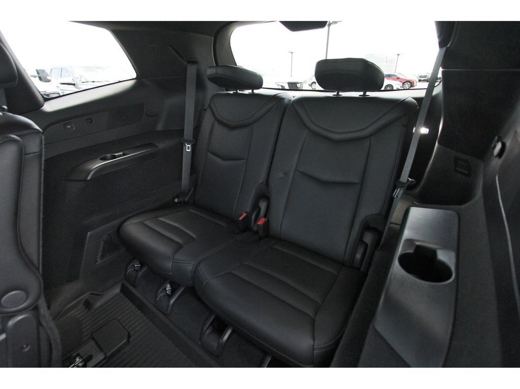 Certified 2023 Cadillac XT6 Premium Luxury w/ Technology Package FWD image 13