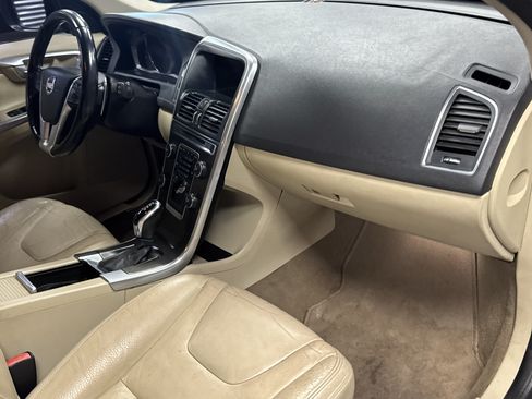 Used 2014 Volvo XC60 T6 AWD/4WD image 9