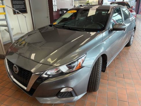 Used 2021 Nissan Altima 2.5 S w/ Driver Assist Package FWD image 6
