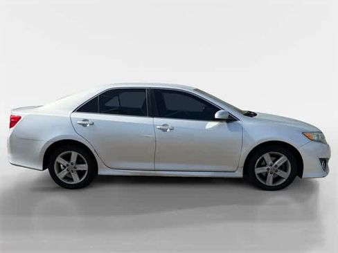 Used 2012 Toyota Camry SE image 6