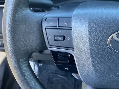 Used 2025 Toyota Camry SE image 26