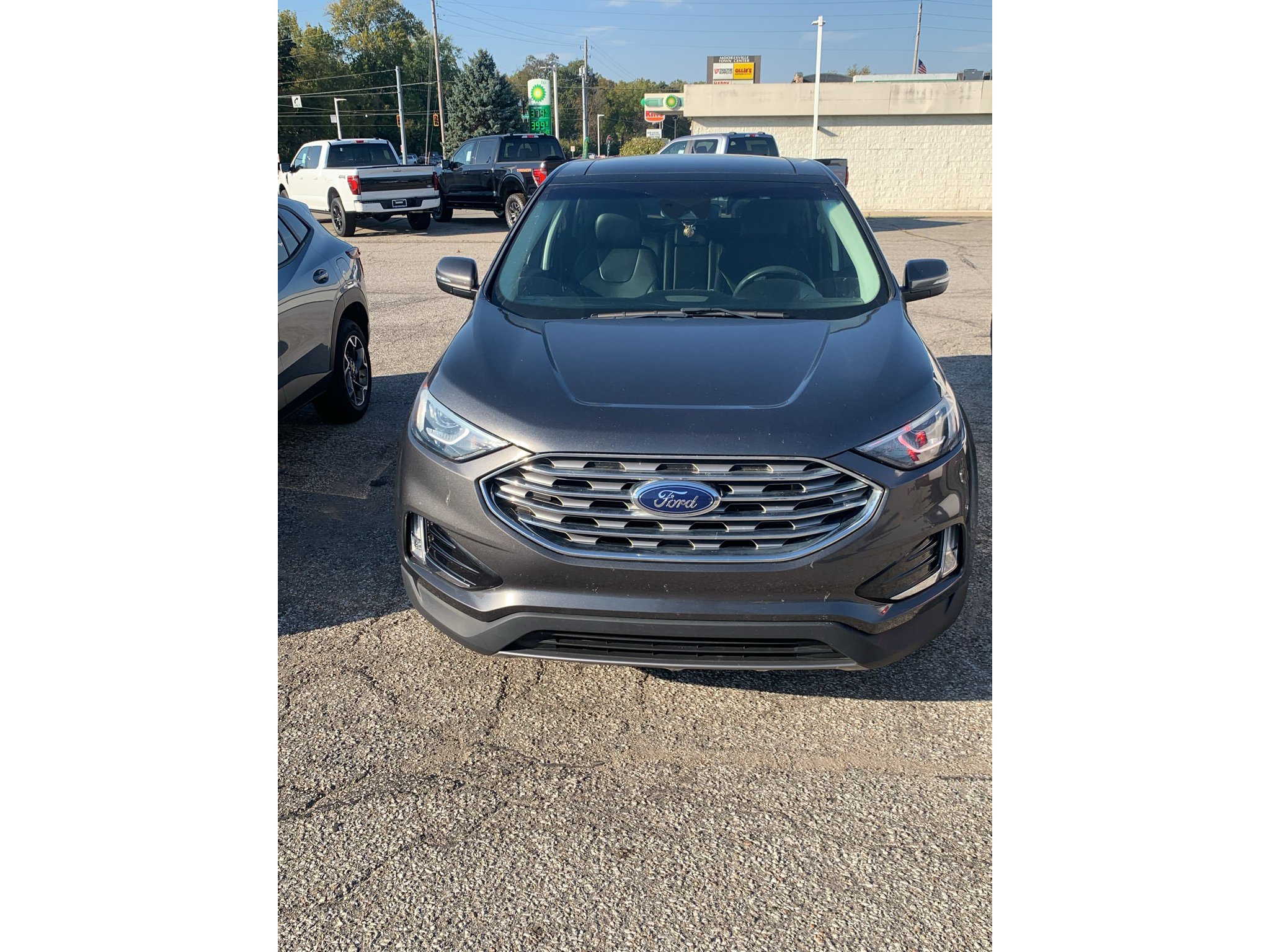 Used 2019 Ford Edge Titanium w/ Cold Weather Package AWD/4WD image 6