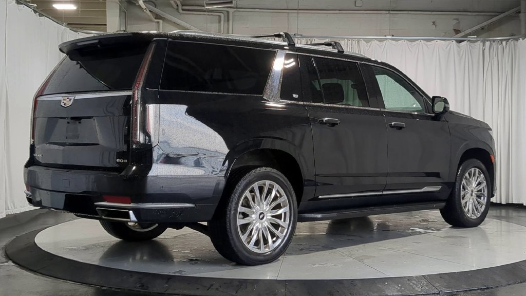 Used 2023 Cadillac Escalade ESV Premium Luxury AWD/4WD image 10
