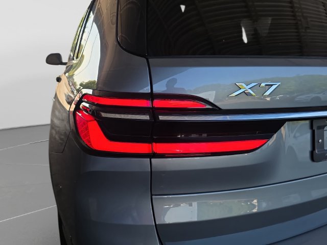Used 2023 BMW X7 xDrive40i w/ Premium Package AWD/4WD image 40
