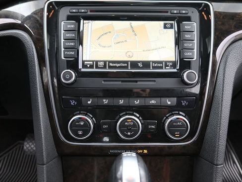 Used 2015 Volkswagen Passat TDI SEL Premium FWD image 13