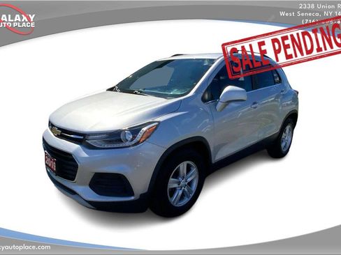 Used 2019 Chevrolet Trax LT FWD image 1