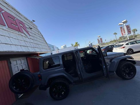 Used 2022 Jeep Wrangler Unlimited Sahara w/ Cold Weather Group AWD/4WD image 36