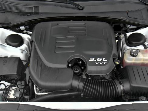 Used 2023 Chrysler 300 S image 46