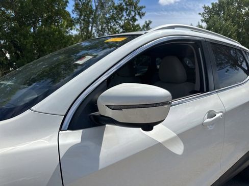 Used 2022 Nissan Rogue Sport SL image 13