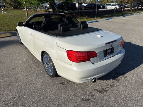 Used 2011 BMW 335i Convertible image 6