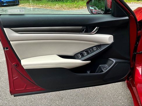 Used 2019 Honda Accord LX image 17