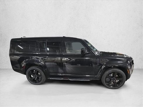 New 2026 Land Rover Defender 130 X-Dynamic SE image 4