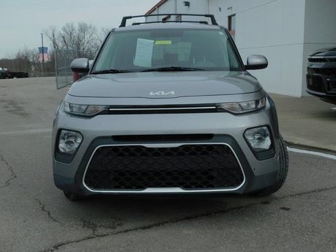 Used 2022 Kia Soul LX image 3
