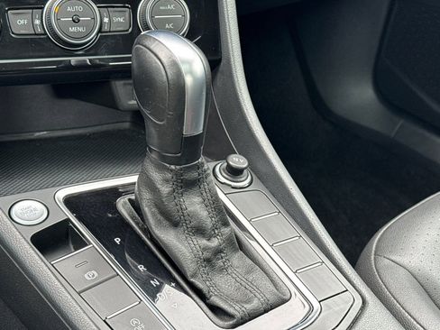 Used 2020 Volkswagen Jetta SE image 22