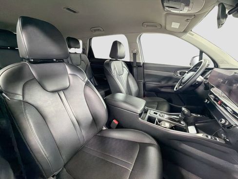 Used 2025 Kia Sorento S AWD/4WD image 30