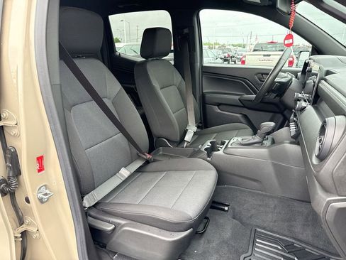 Used 2024 Chevrolet Colorado W/T RWD image 25