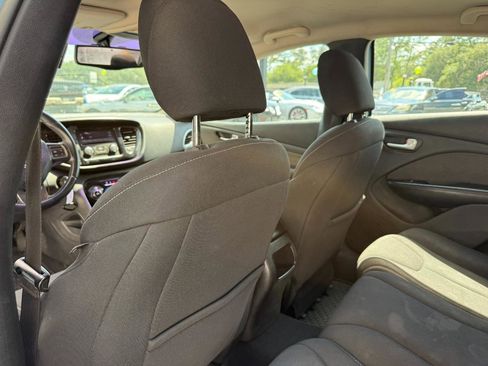 Used 2013 Dodge Dart SXT FWD image 25