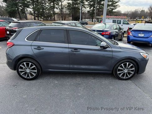 Used 2018 Hyundai Elantra GT image 4