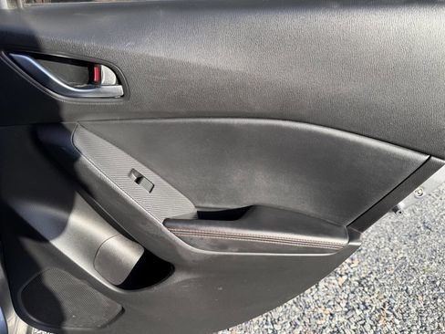 Used 2015 MAZDA MAZDA3 s Touring FWD image 37
