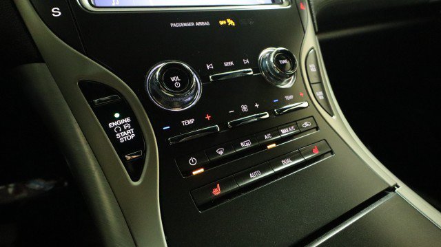 Used 2020 Lincoln Nautilus Premier w/ Equipment Group 101A AWD/4WD image 18