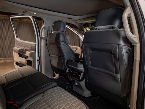 Used 2026 Ford F450 Platinum w/ Platinum Plus Package image 28