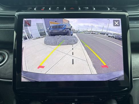 Used 2023 Jeep Grand Cherokee L Limited AWD/4WD image 51