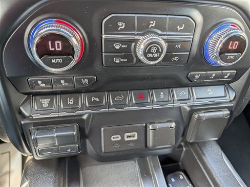Used 2020 GMC Sierra 2500 AT4 w/ AT4 Premium Package AWD/4WD image 26
