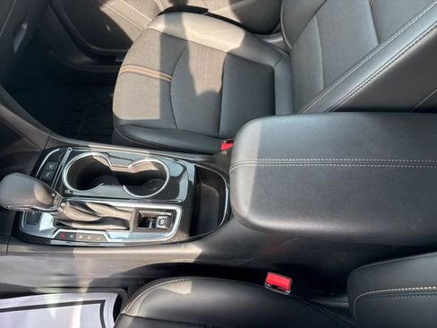 Used 2022 Chevrolet Equinox Premier AWD/4WD image 36