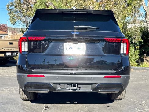 Used 2025 Ford Explorer ST-Line w/ Premium Package image 14