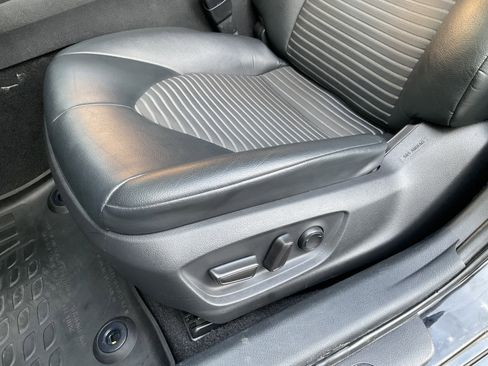 Used 2021 Toyota Camry SE FWD image 28