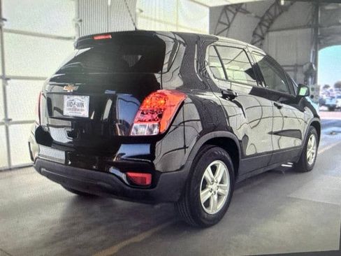Used 2020 Chevrolet Trax LS w/ Tint and Cruise Package FWD image 5