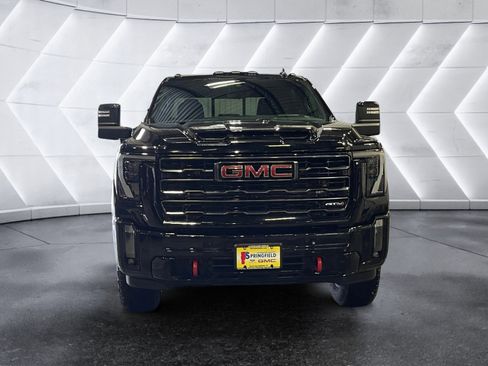 Used 2024 GMC Sierra 3500 AT4 w/ Technology Package AWD/4WD image 9
