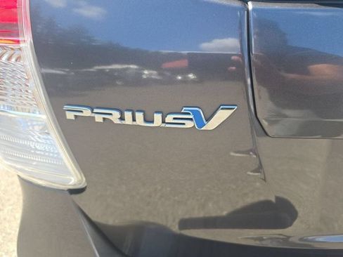 Used 2017 Toyota Prius V Two w/ Carpet Mat Package FWD image 24