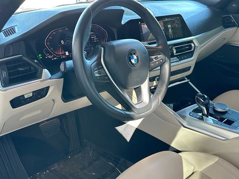 Used 2020 BMW 330i Sedan w/ Convenience Package image 9
