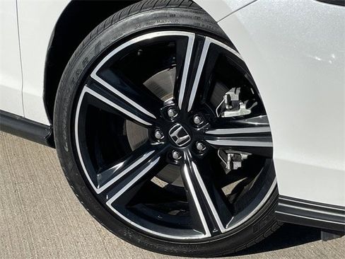 Used 2024 Honda Accord Sport image 9
