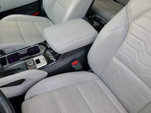 Used 2022 Kia Telluride SX w/ SX Prestige Package image 19