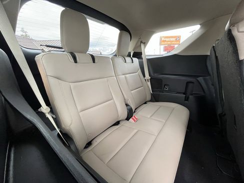 Used 2020 Ford Explorer XLT w/ Equipment Group 202A image 21