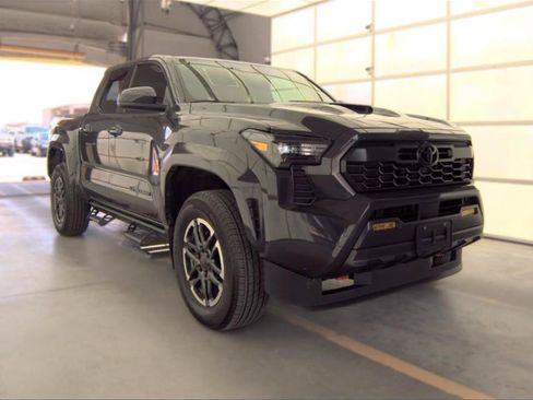 Used 2024 Toyota Tacoma TRD Sport AWD/4WD image 1