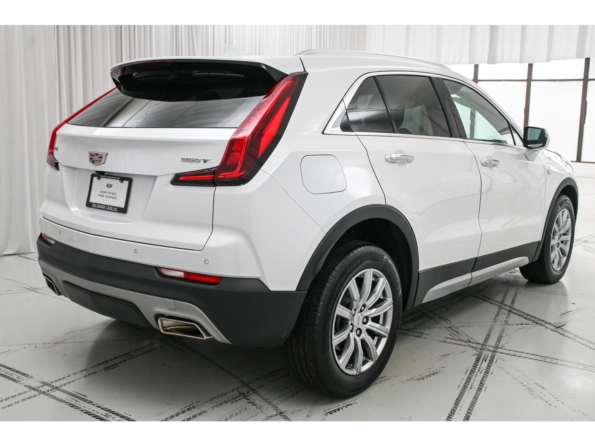 Used 2023 Cadillac XT4 Premium Luxury w/ Cold Weather Package FWD image 7