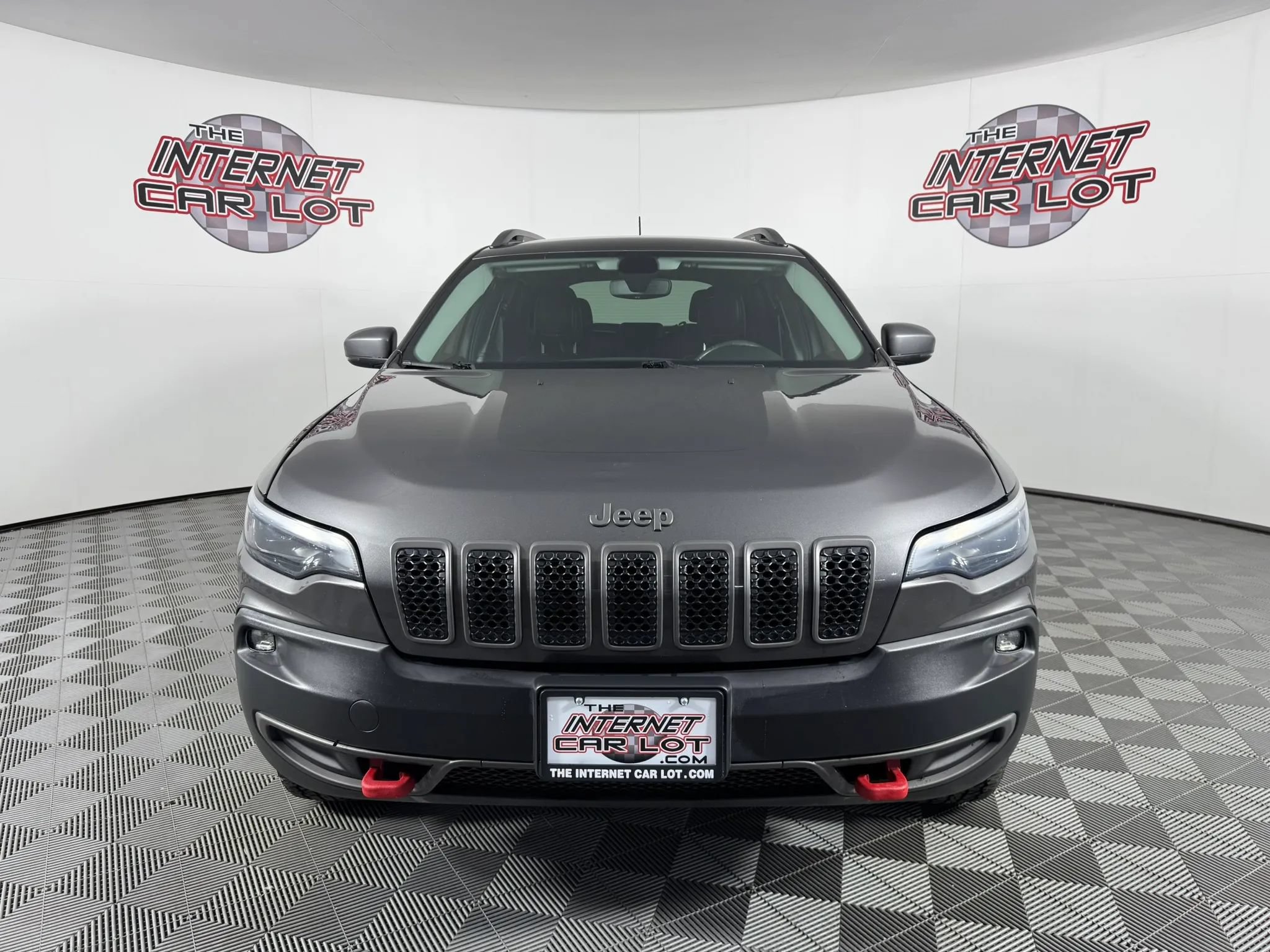 Used 2019 Jeep Cherokee Trailhawk AWD/4WD image 2